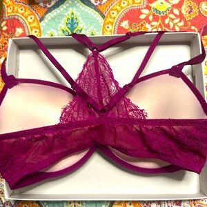 Victoria’s Secret Leopard Animal Print Lace Bra Size 34DD